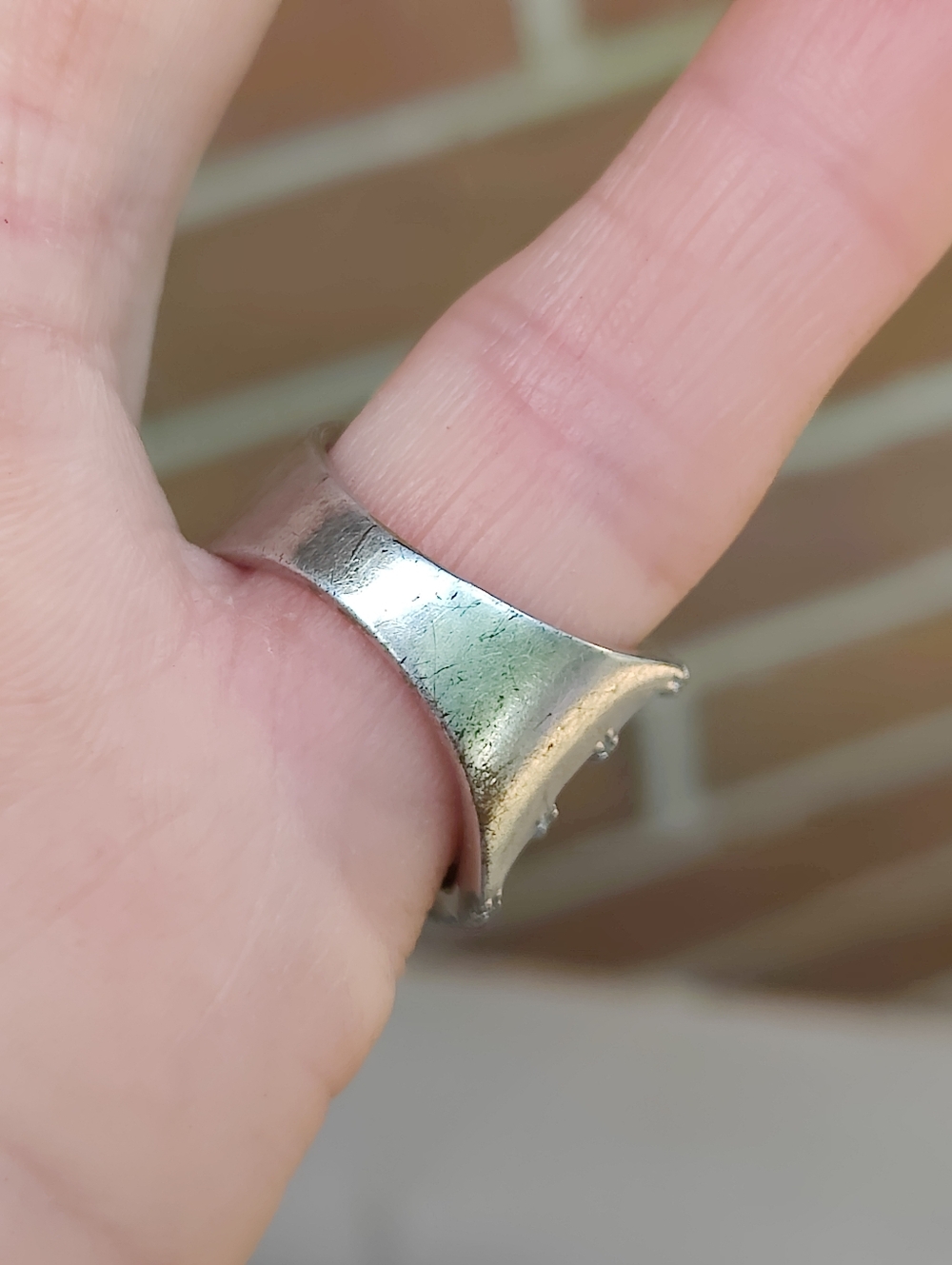 Vintage Baguette Sparkly Ring - Picture 4 of 5